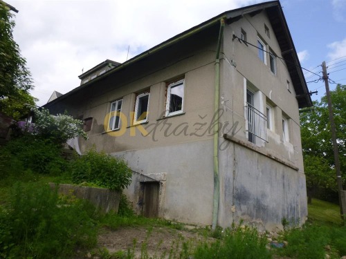 Auction id. 1/2 rodinného domu spolu s id. 1/2 pozemku (příjezdové cesty) v Jenišovicích, okr. Jablonec nad Nisou image