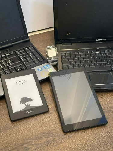 Auction Soubor notebooky, sluchátka, chytré hodinky, čtečky knih image