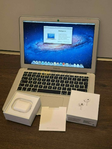 Auction Apple MacBook Air 1.8Ghz i5/4GB/250GB + sluchátka image