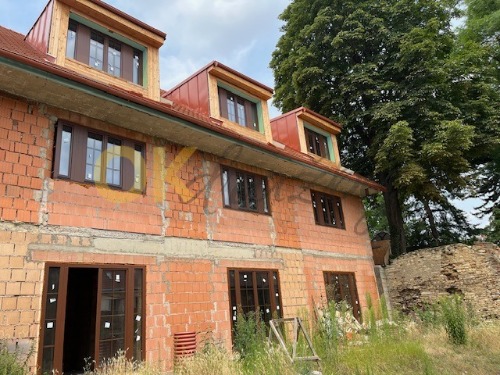 Auction Dražba rozestavěného bytového domu se zemědělskou usedlostí image