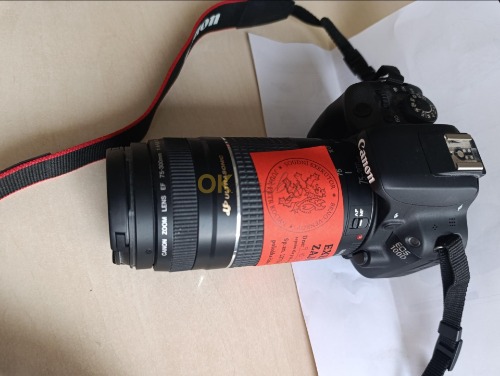 Auction Soubor movitých věcí - fotoaparáty a objektivy image